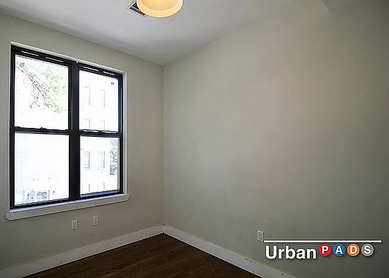 5th image of 560 Evergreen Ave #1L