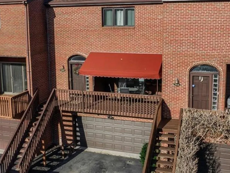 353 Lakefront Blvd