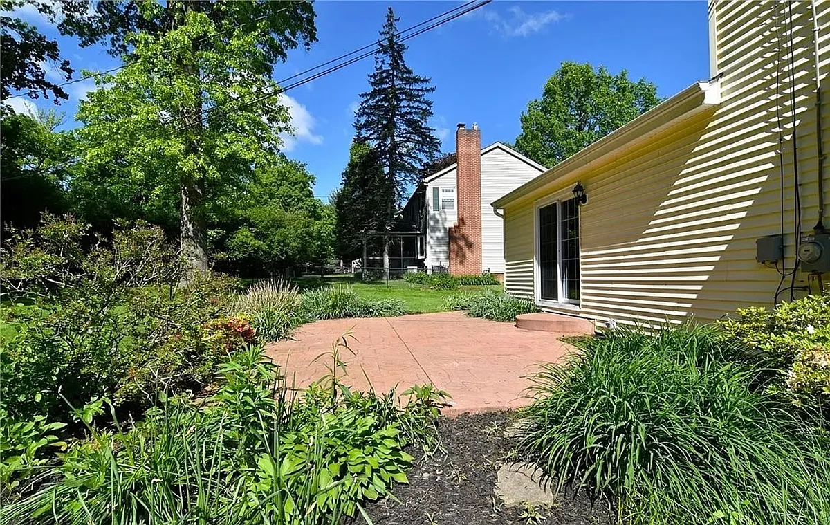 Building Photo - 118 Clairhaven Rd