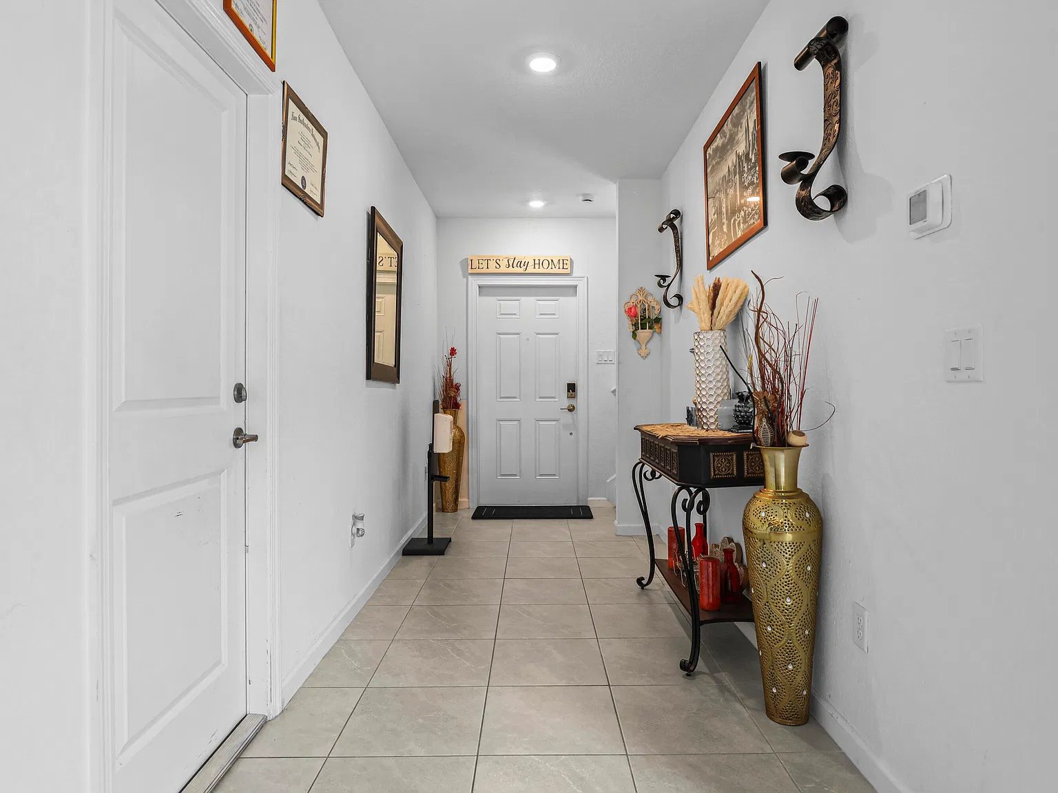 6 bed, 3.0 bath, 2589 sqft, $3,500 — Photo 3