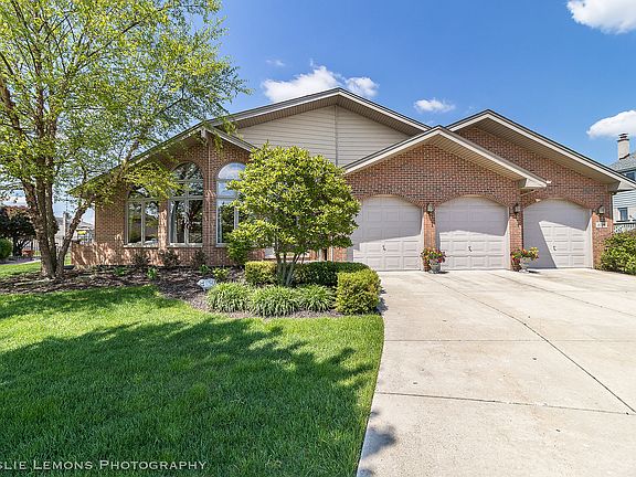 3rd image of 8718 Harvest View Ln