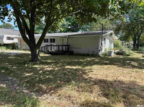 208 S Vollintine Ave, Taylorville, IL 62568