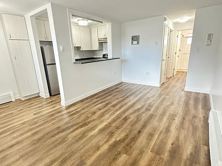 3377 S Clarkson St — Photo 5
