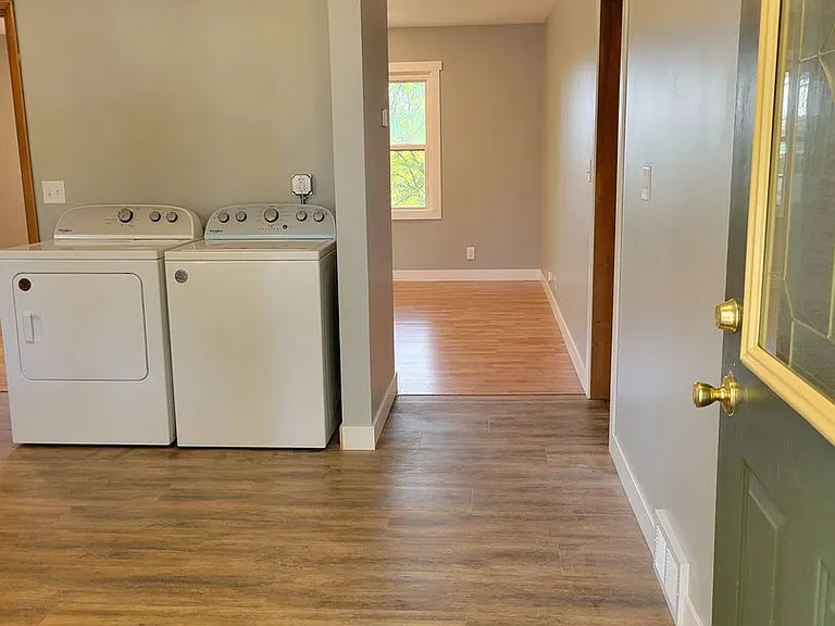 220 Church St — Photo 2