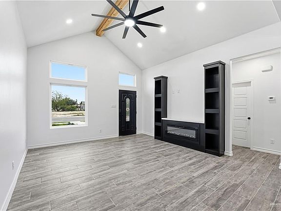 5th image of 617 W Garfield Ave