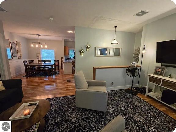 4th image of 4536 Moore Rd