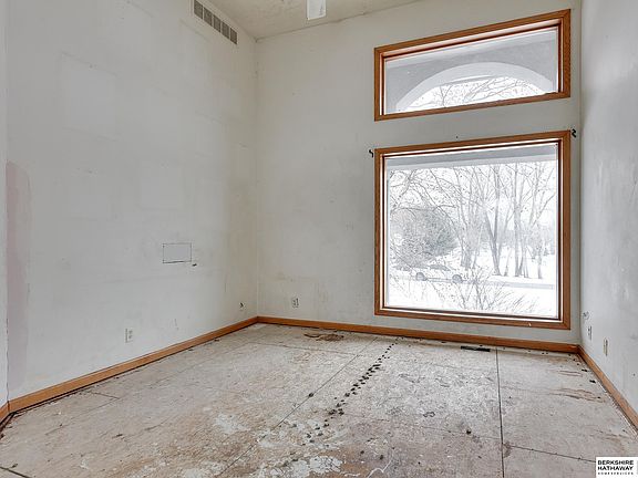 5th image of 16753 Sage St