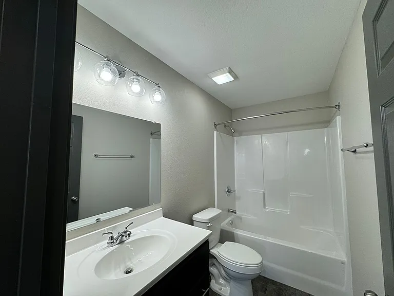 Longview Meadows - Montgomery City MO — Photo 23