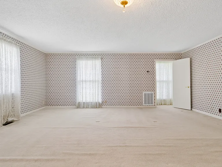 120 Briarwood Dr — Photo 44