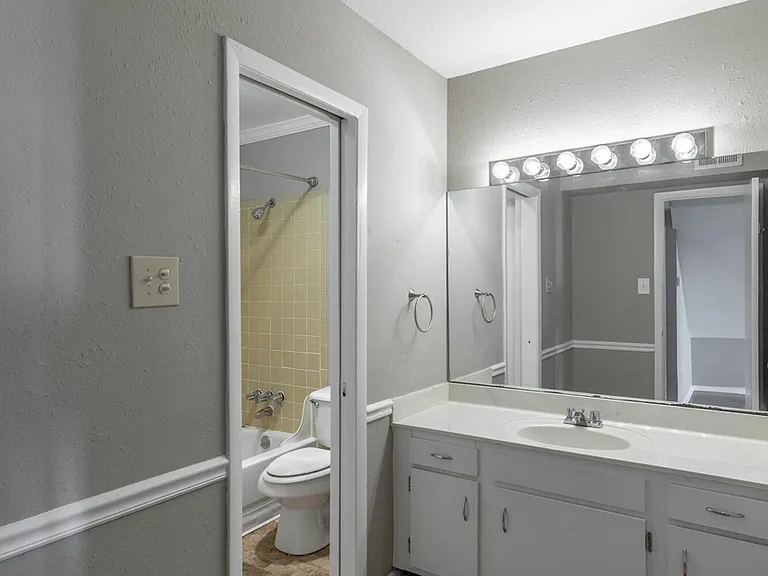 900 Mountain Creek Rd #J131 — Photo 22