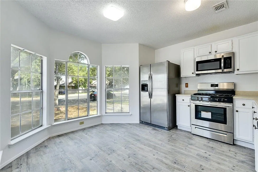 3 bed, 2.0 bath, 1238 sqft, $1,845 — Photo 1