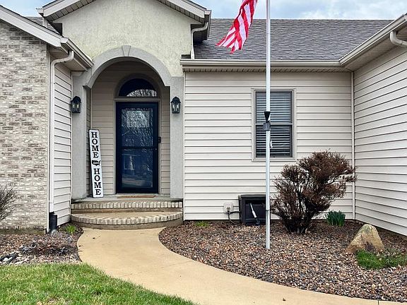2nd image of 436 Goldenrod Ct