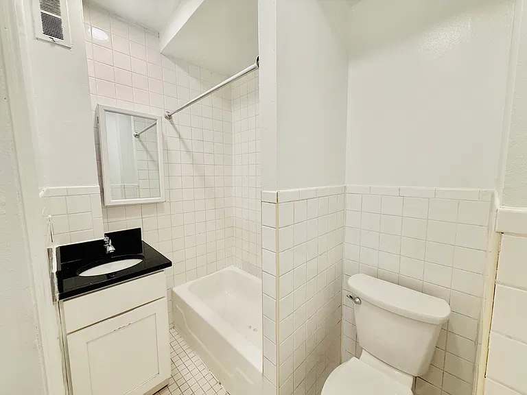 228 W 24th St #1R — Photo 9