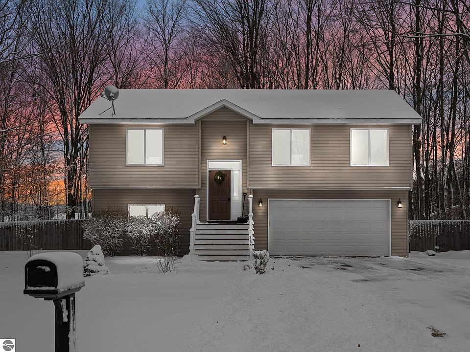 1st image of 2334 Grouse Dr