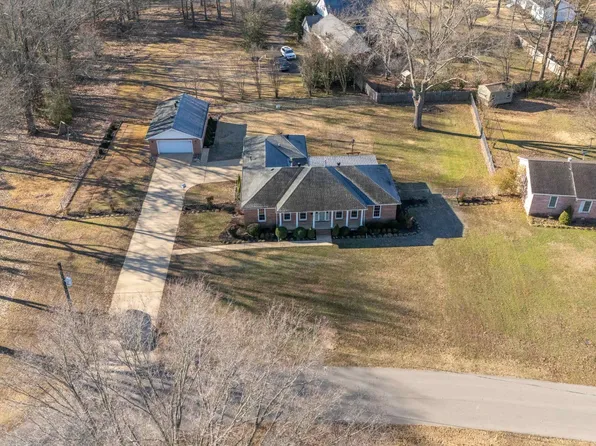 775 Bowen Dr, Savannah, TN 38372