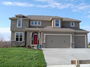 13415 NW 72nd St, Parkville, MO 64152