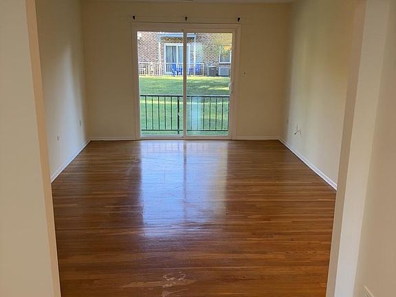 3rd image of 1106 Silver Ct
