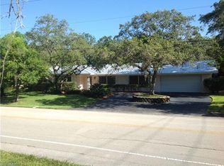 1275 26th Ave N, Naples, FL 34103