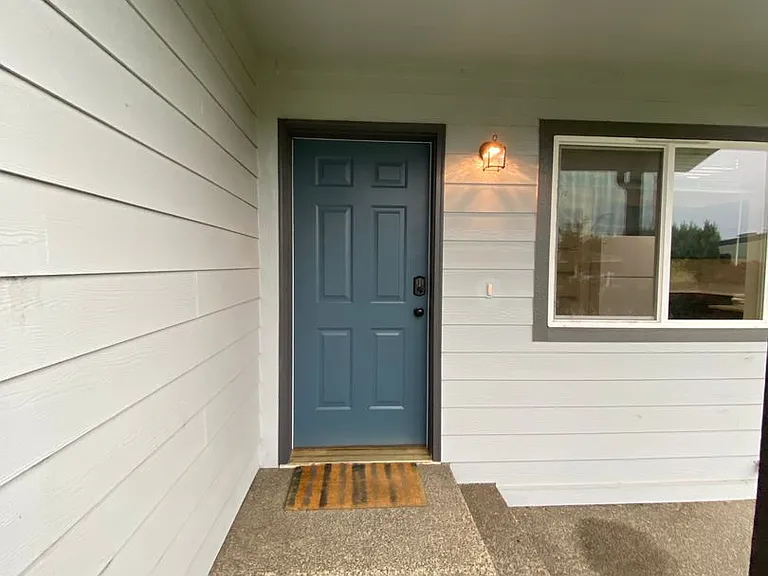 805 E White Birch Ave — Photo 2
