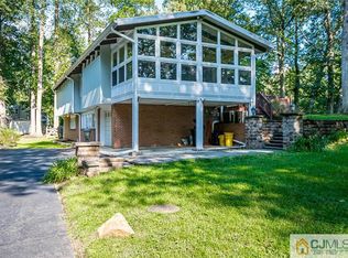 33 Davidsons Mill Rd S, North Brunswick, NJ 08902