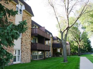 50 Hilltop Ln #109, Mankato, MN 56001