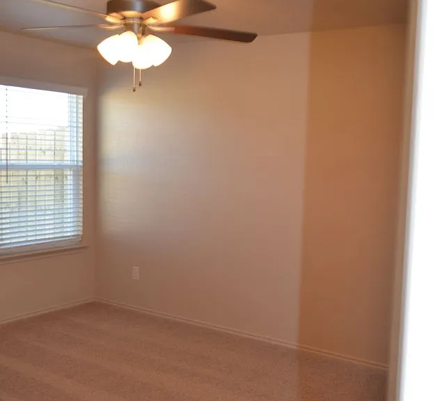 1713 Clovis Dr — Photo 9
