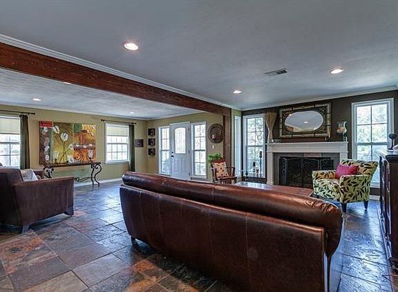 3rd image of 3139 Southlake Park Dr