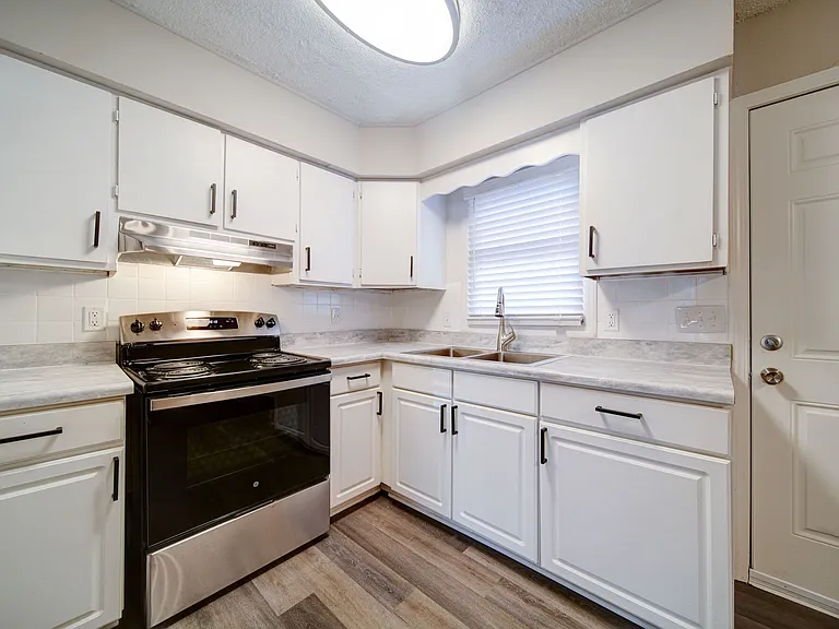 The Manor Townhomes — Photo 61
