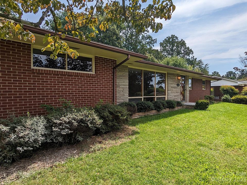 1st image of 2345 Lakeside Terrace Cir SE