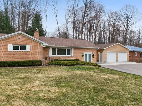 40 Cardinal Dr, Du Bois, PA 15801