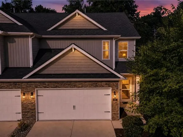 822 Riley Ln, Greensboro, NC 27455