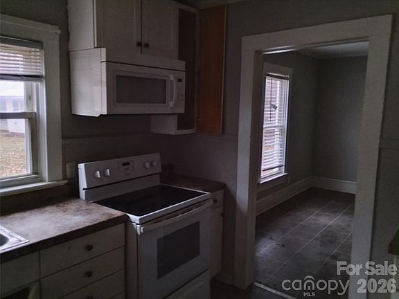 5th image of 229 Friendship Dr