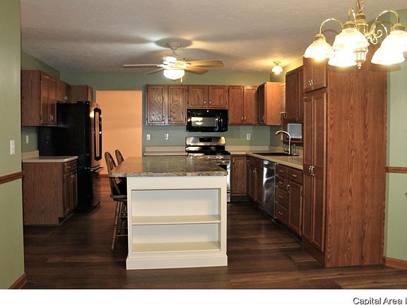 5th image of 66 Michele Dr