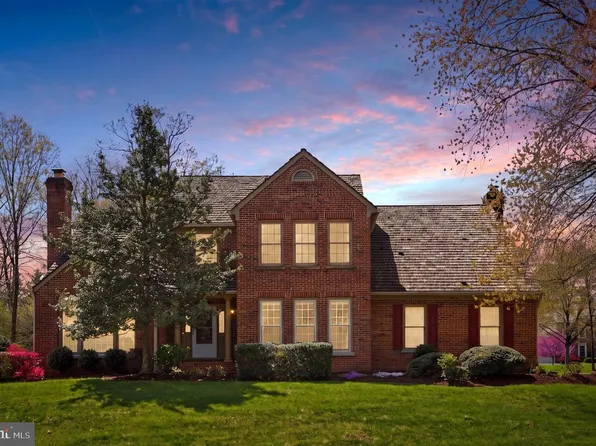 12903 Oak Lawn Pl, Herndon, VA 20171