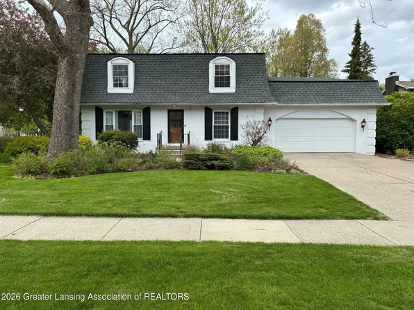 1012 Fox Hills Dr, East Lansing, MI 48823