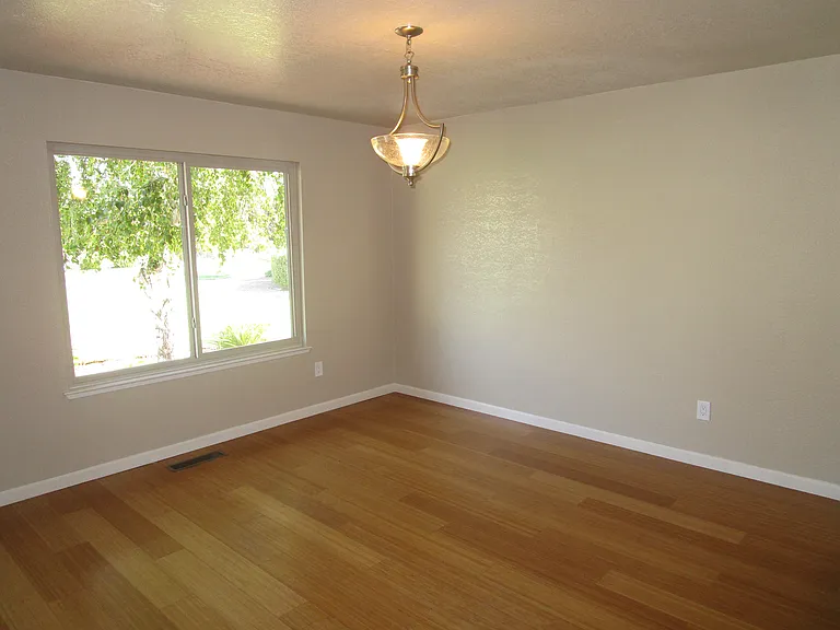 135 Donnas Ln — Photo 6