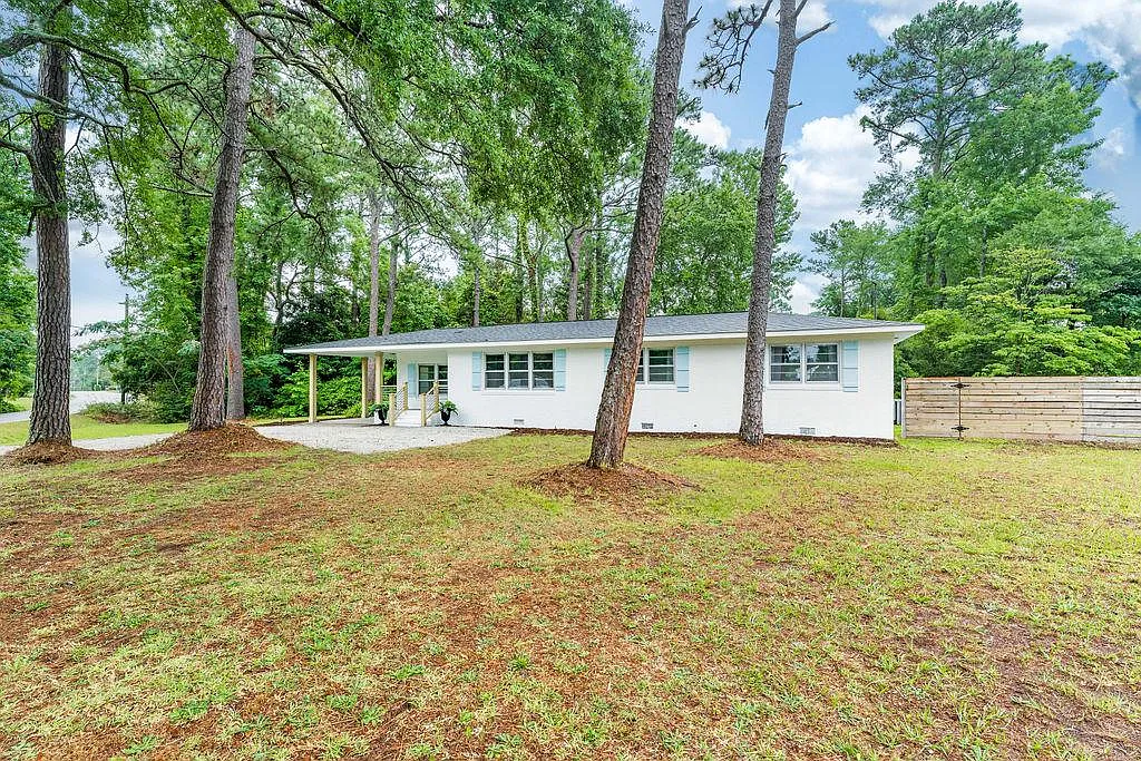6200 Greenville Sound Rd — Photo 1