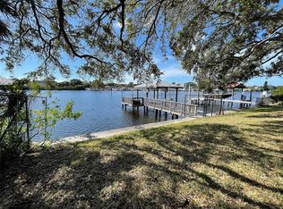 2302 N Riverside Dr, Tampa, FL 33602
