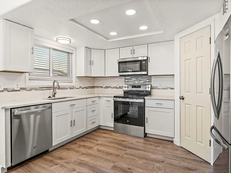 1017 Fox Brush St — Photo 10