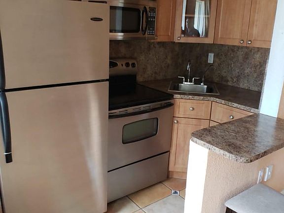 4th image of 4025 Indian Creek Dr APT 201