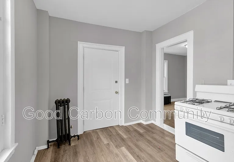 328 Elmwood Ave #6 — Photo 8