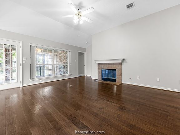 5th image of 3514 Vienna Dr