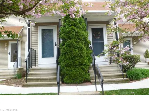 706 Highpoint Dr, Rocky Hill, CT 06067