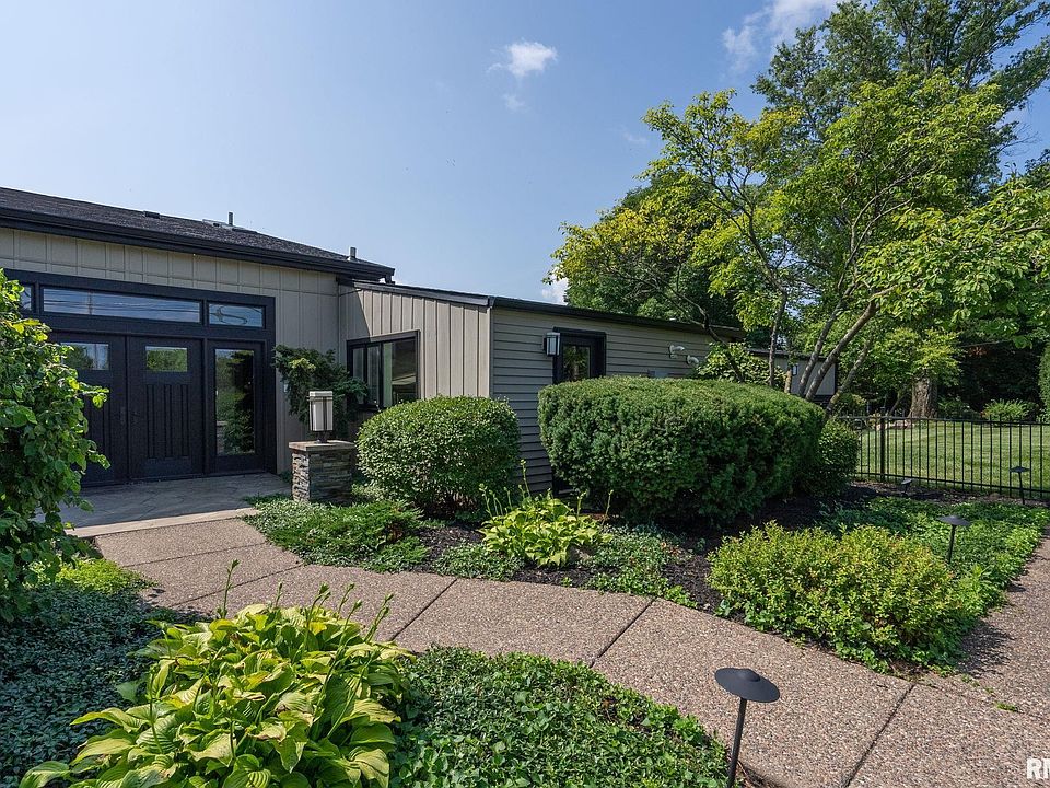 25435 Valley Dr, Pleasant Valley, IA 52767 Zillow