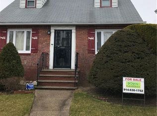 11818 225th St, Cambria Heights, NY 11411
