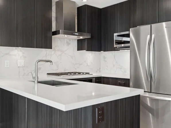4189 Halifax St #2806, Burnaby, BC V5C 0H9
