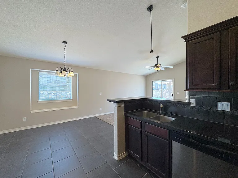 10925 Coyote Ranch Ln — Photo 10