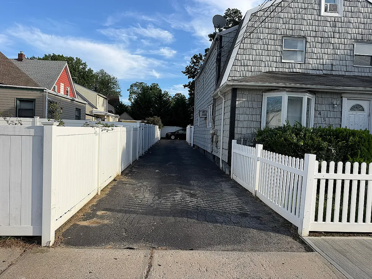 5 bed, 2.5 bath, 1983 sqft, $5,500 — Photo 4