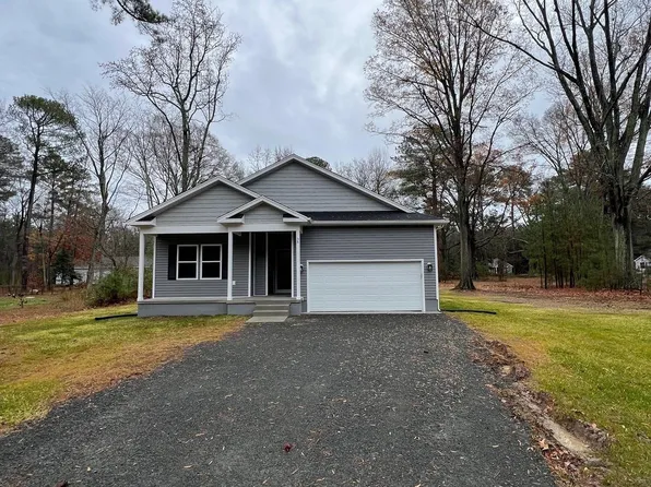 38 Jaws Ct, Montross, VA 22520