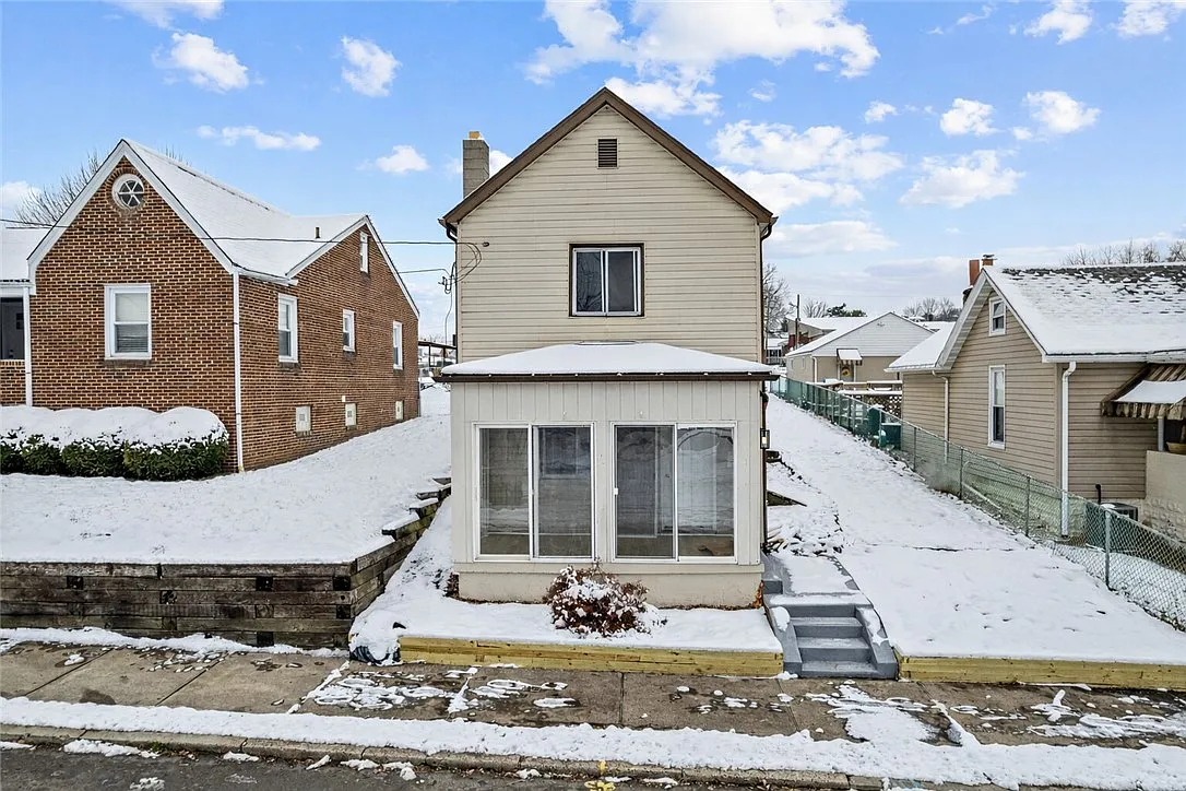 415 Giffin Ave photo 1